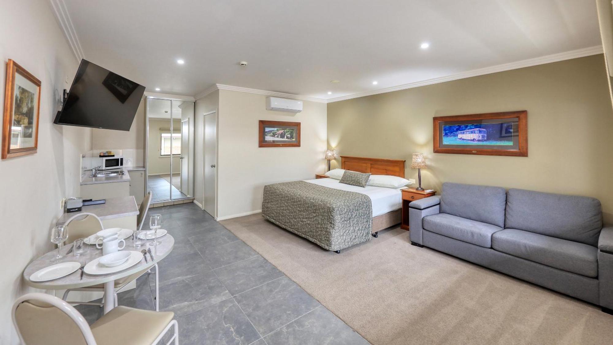 The Saltbush Motor Inn Хэй Экстерьер фото