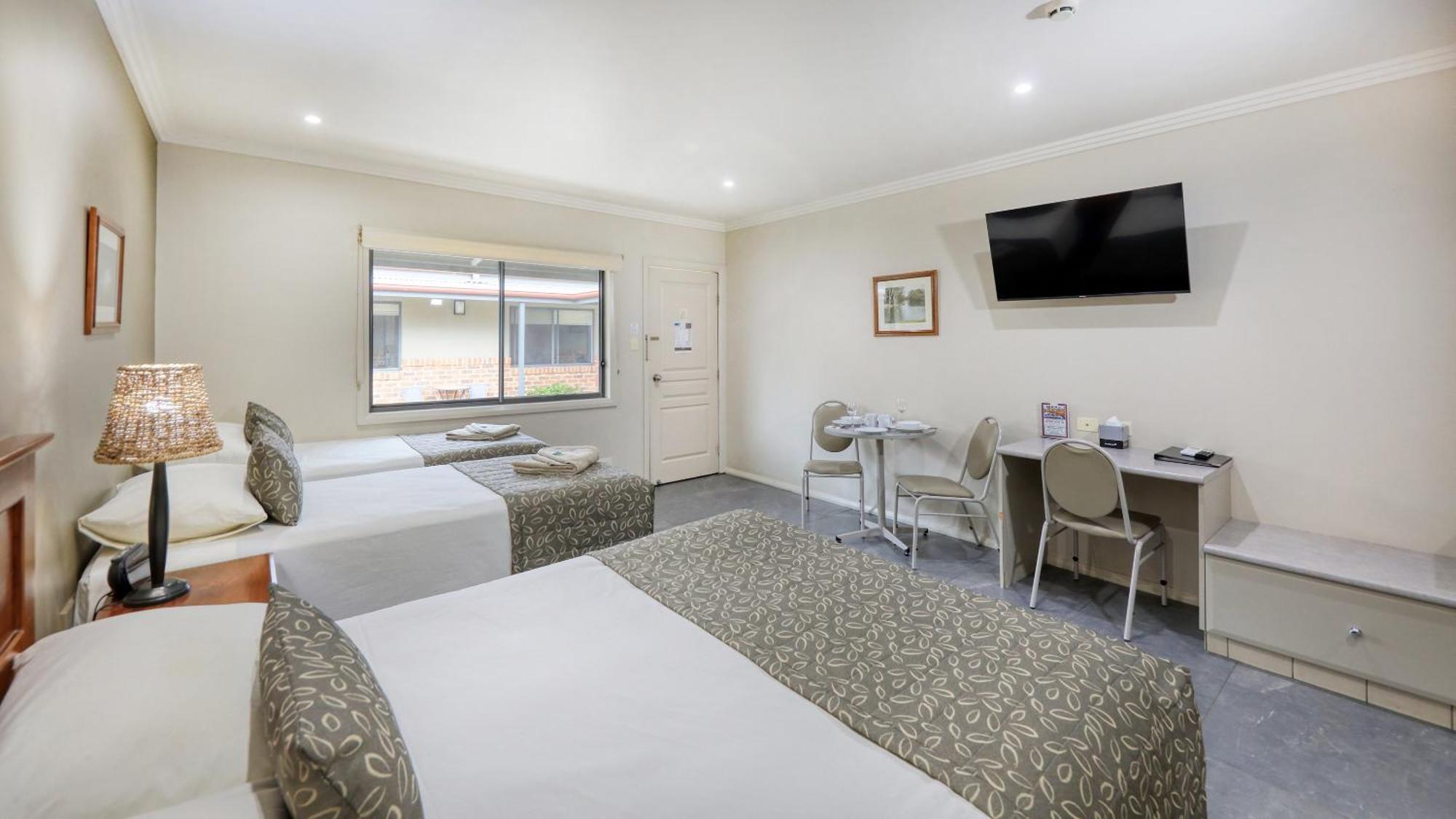 The Saltbush Motor Inn Хэй Экстерьер фото