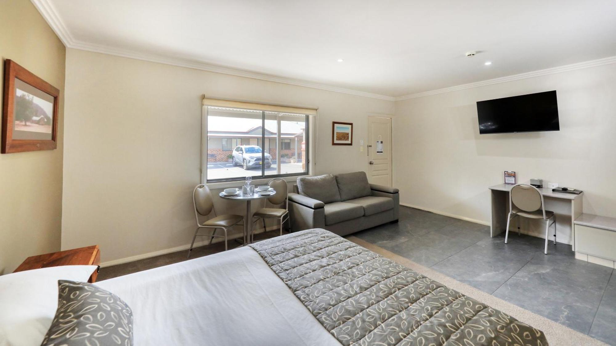 The Saltbush Motor Inn Хэй Экстерьер фото