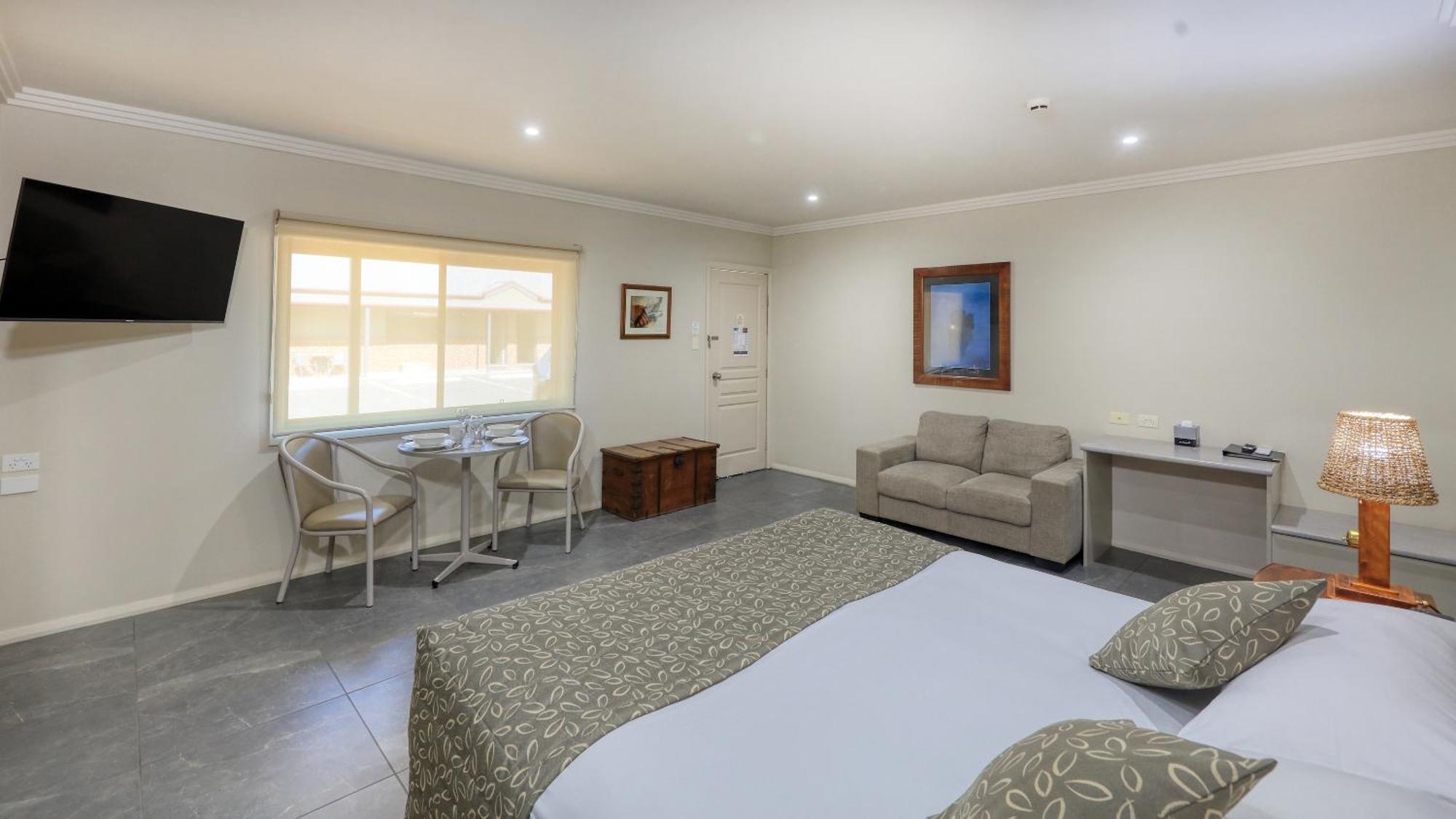 The Saltbush Motor Inn Хэй Экстерьер фото