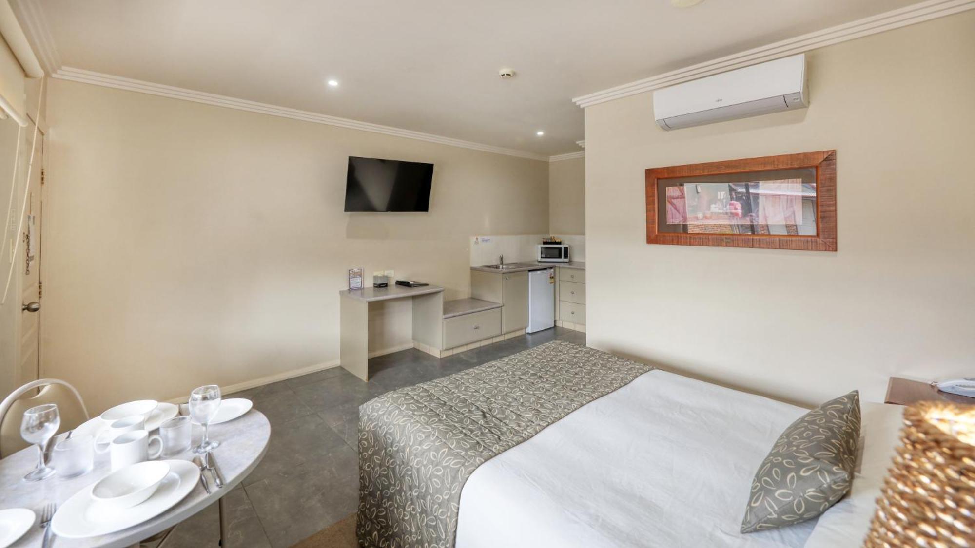The Saltbush Motor Inn Хэй Экстерьер фото